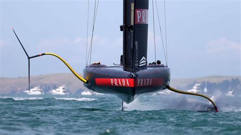 Perché Luna Rossa vola sull'acqua: come funzionano le barche 